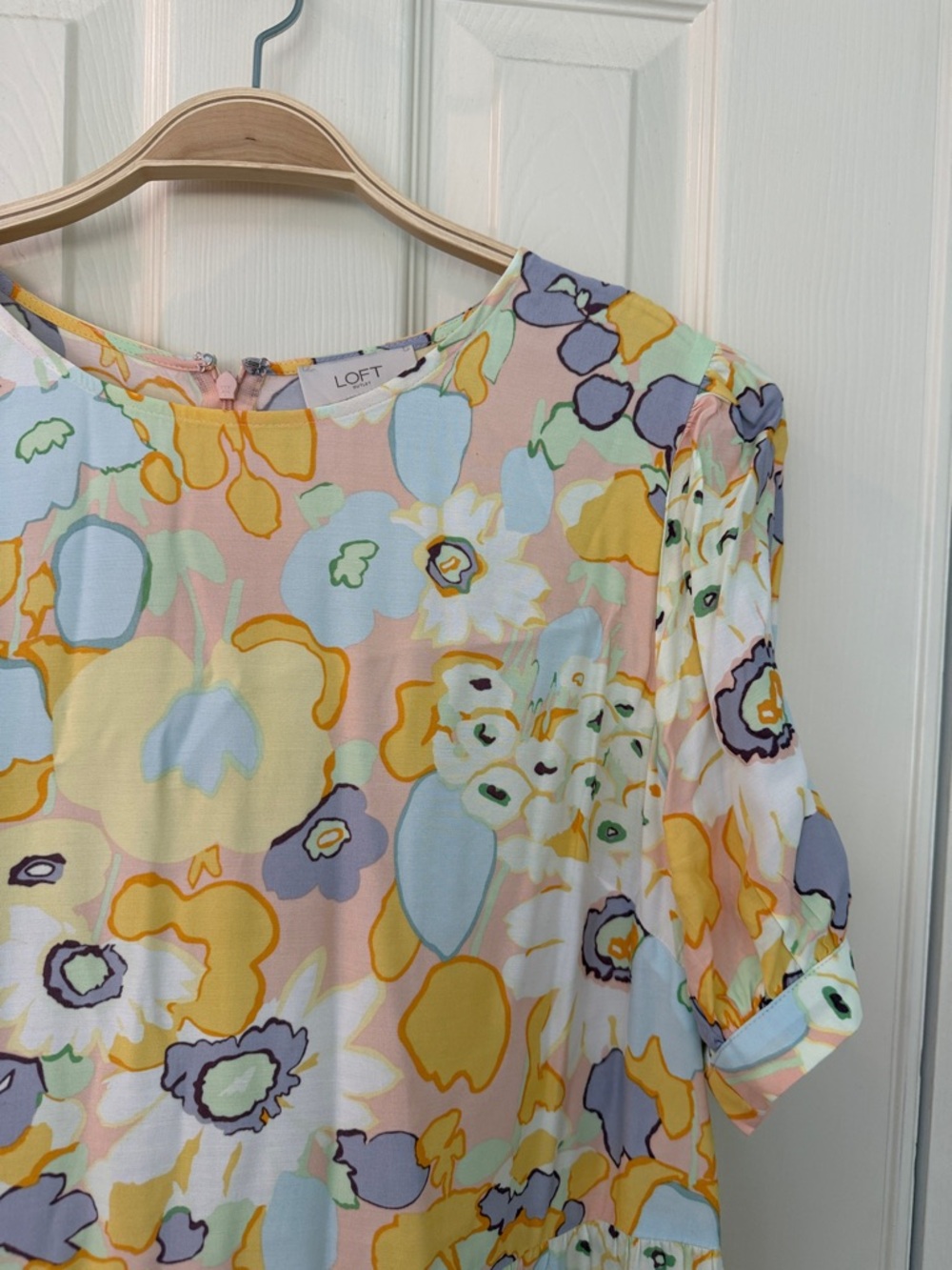 LOFT Pastel Floral Short Sleeve dress- size 12- Yellow, Light Blue, Lavender